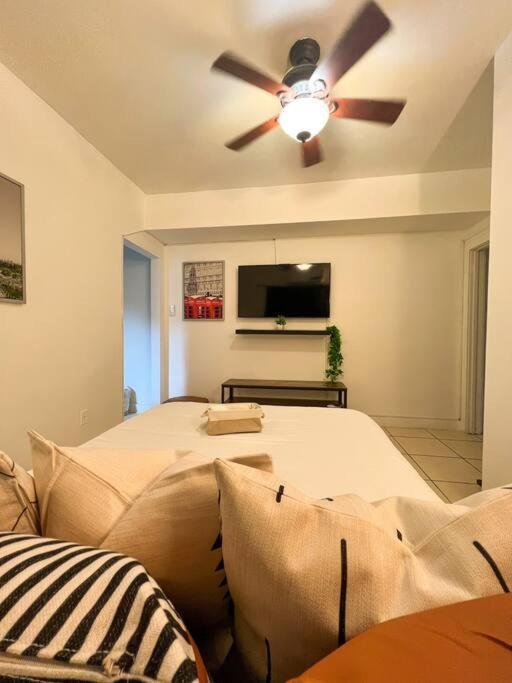 Cozy 1-Bedroom Rental In Miami Exteriér fotografie